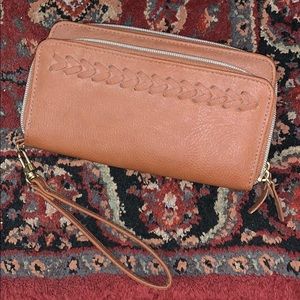 Brown wristlet 🐶